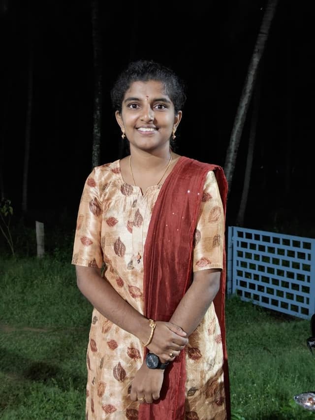 V.காவியாஅபா்ணா